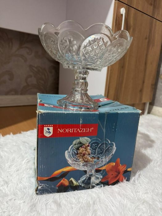 Продаются  вазы.