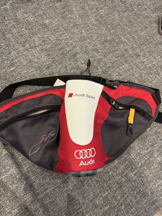 Чанта за кръста АУДИ