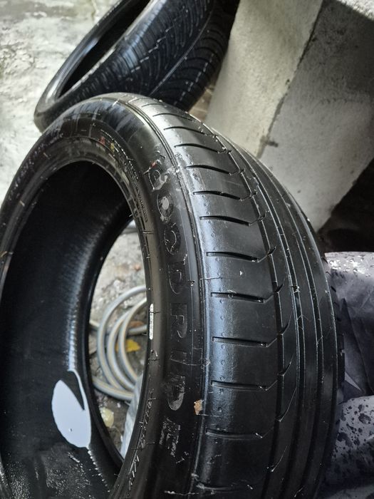 2 Cauciucuri Vara +Iarna Bucăți diferite 235.45.18