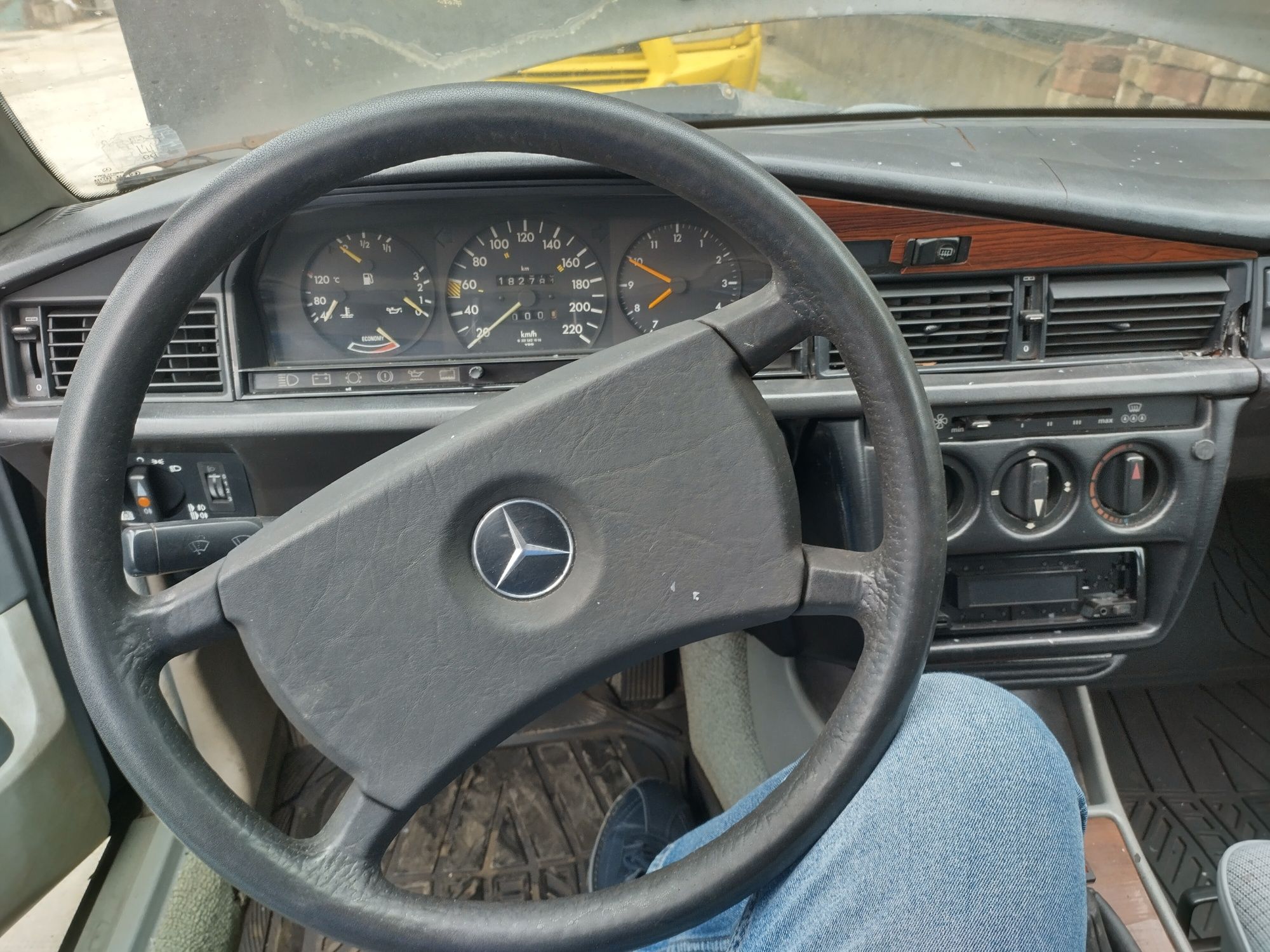 Mercedes-Benz 190 2.0 D W201