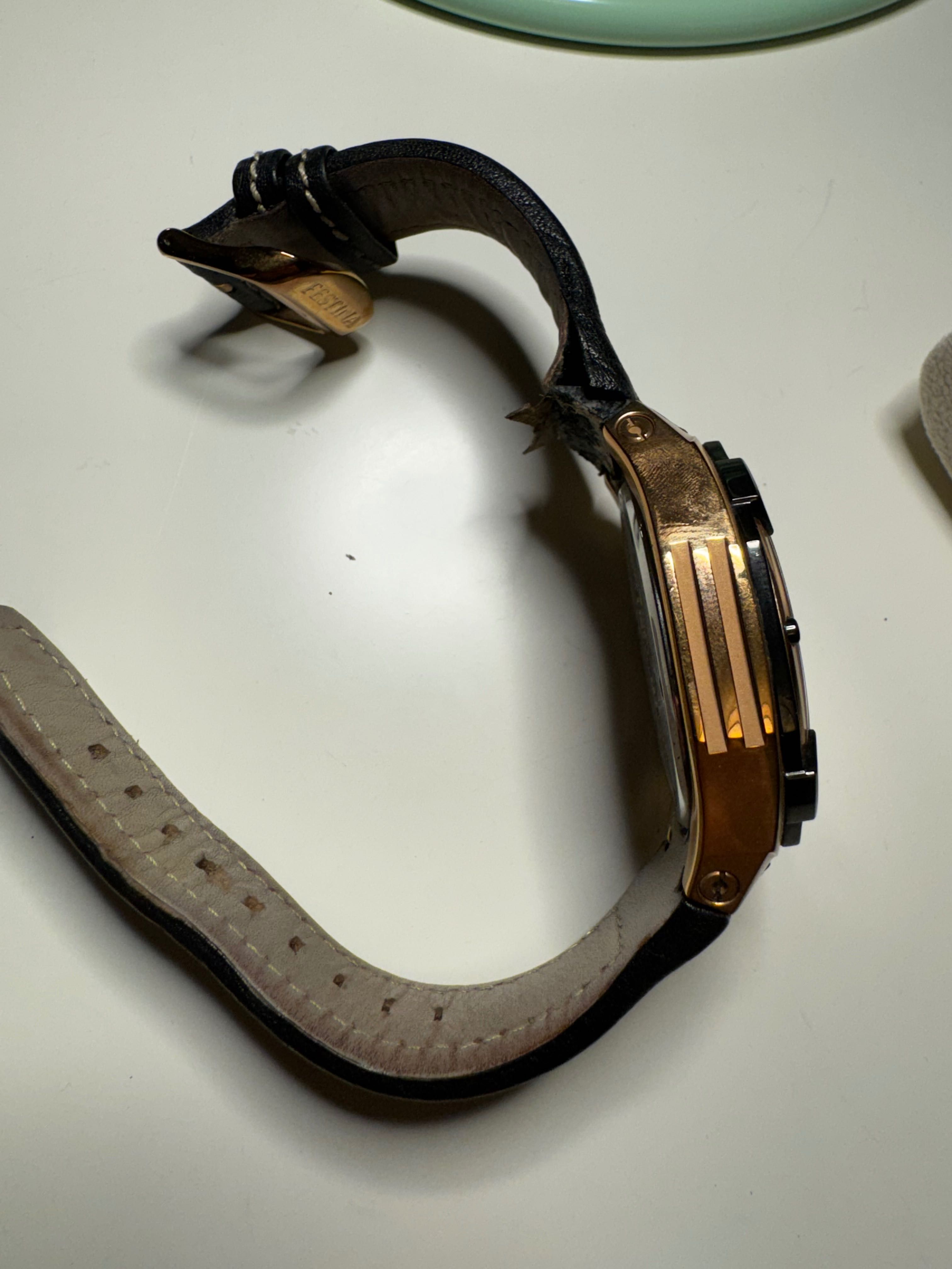 Часовник Festina