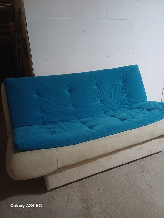 Продам два дивана