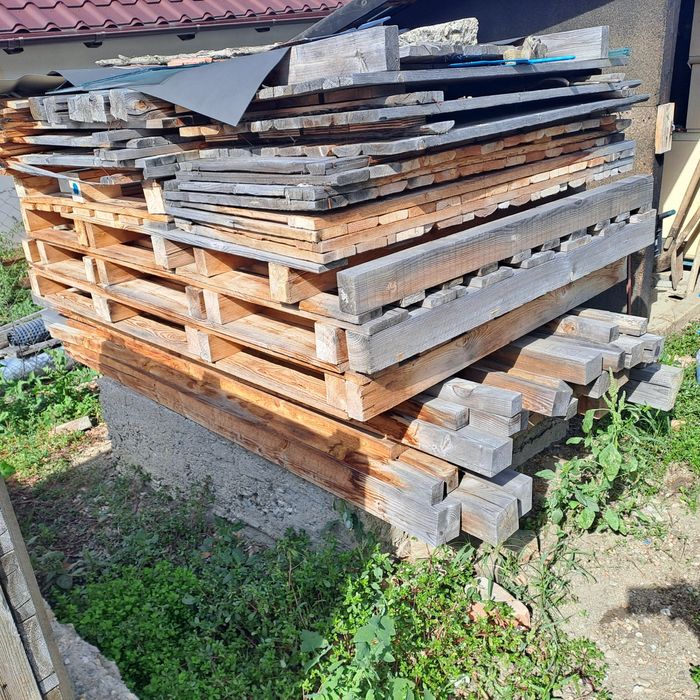 Vând lemne pentru costruit/foc