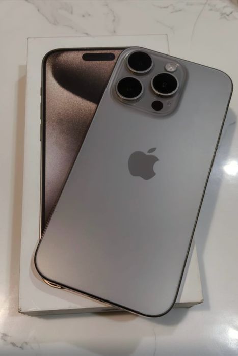 Продам айфон 15 про