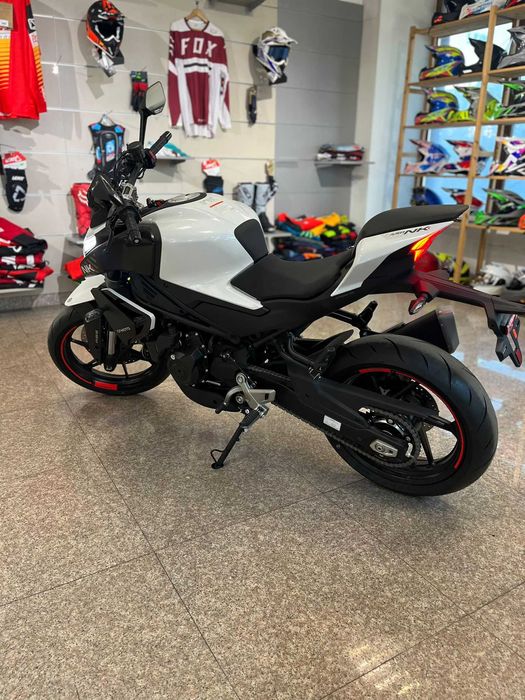 Motocicleta de strada naked, CFMOTO 450NK ABS