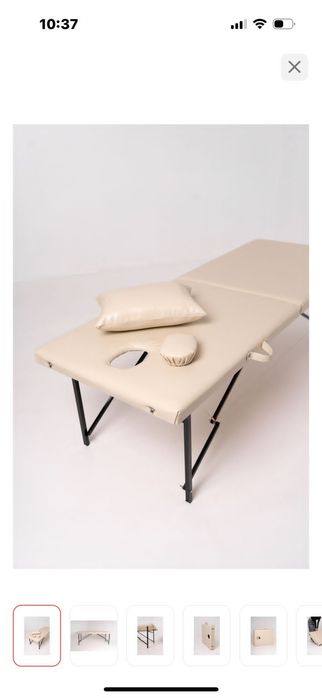 Кушетка и космитологический столик.