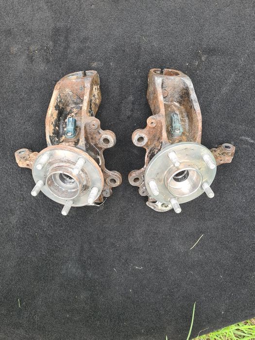 Fuzete fata, rulment stanga/ dreapta Ford Focus Mk2 ( 2004-2012)