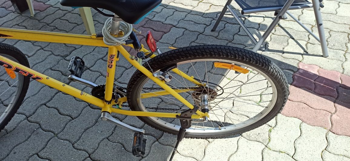 Vând mountain bike TREK.