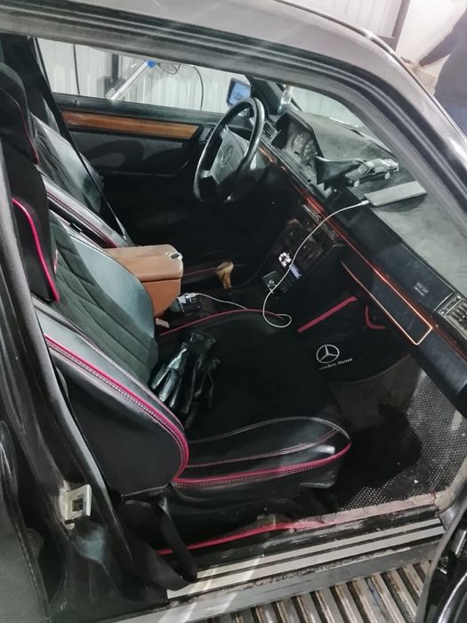 Продам Мерседес 124 ристалинг. В хорошем состояние. Ремонт по желанию