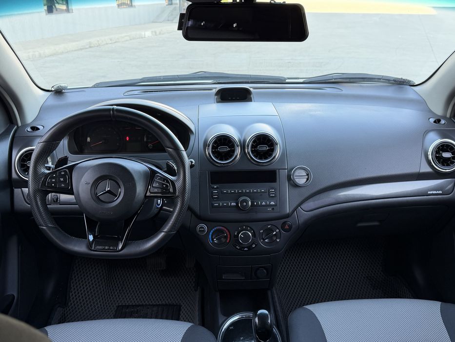 Neksiya 3 Avtamat karobka sotiladi