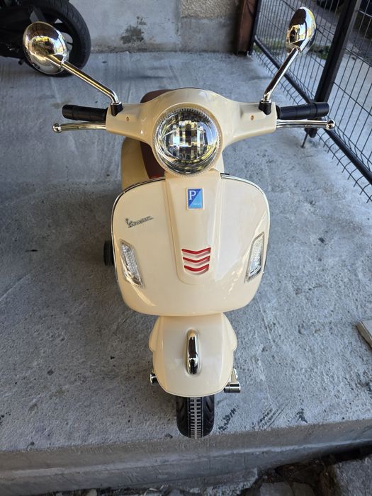 Електрически скутер за деца Vespa