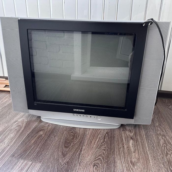 Продам телевизор