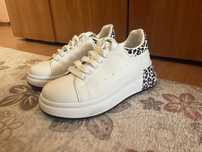 Обувки Sneakers