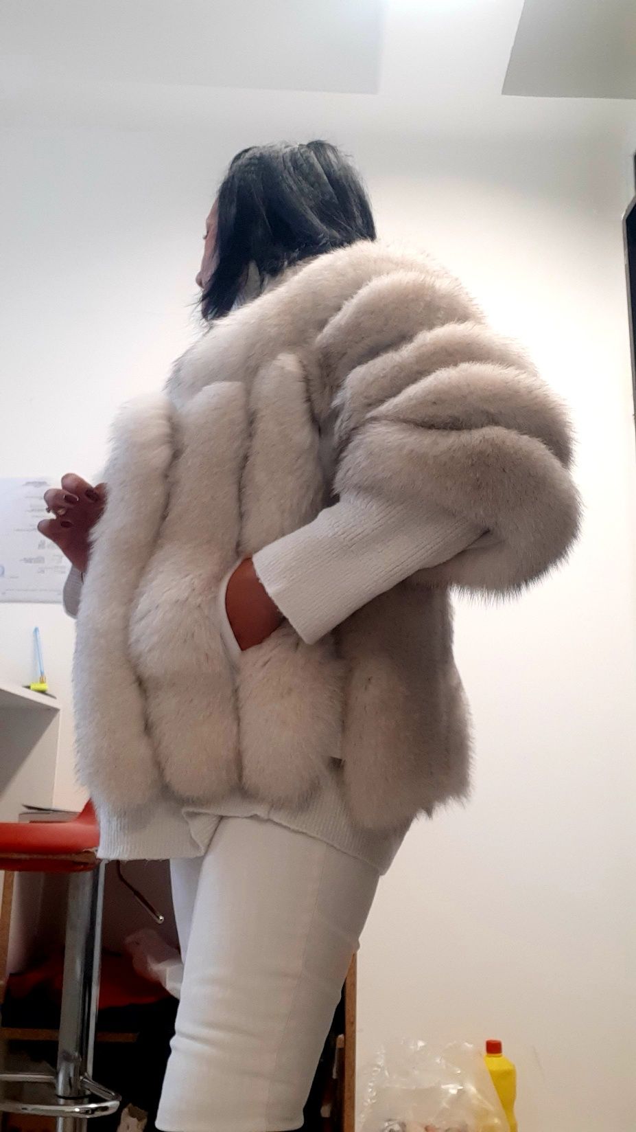 Размер L /Бяло палто. Естествена кожа и естествен косъм