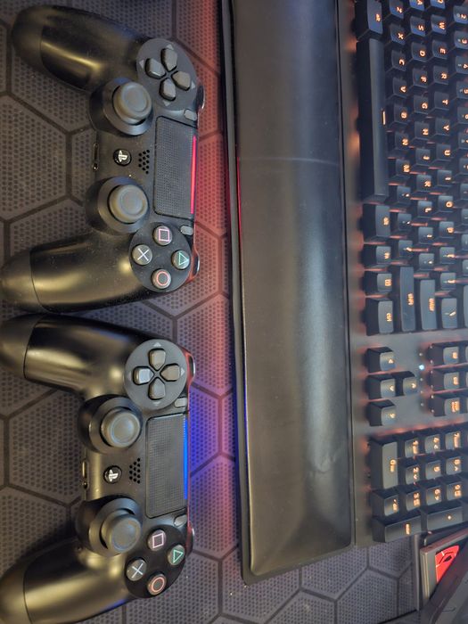 PS 4 slim plus doua controllere