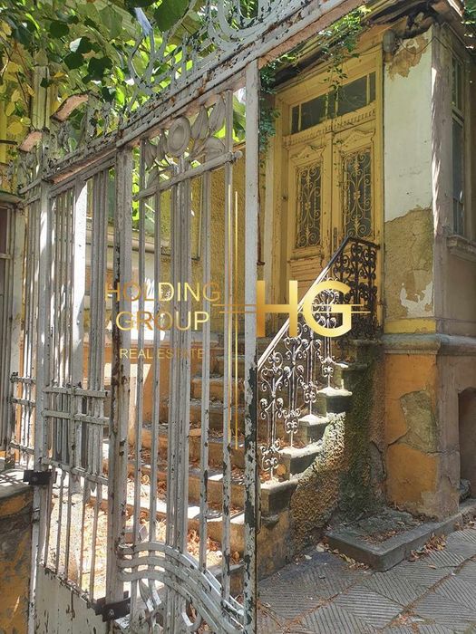Продава се Къща в Варна, Център - 180 кв.м за 1778 €/кв.м - Снимка #4