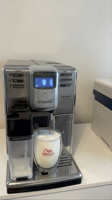 Aparat de cafea/expresor cafea boabe Saeco Incanto Cappucino