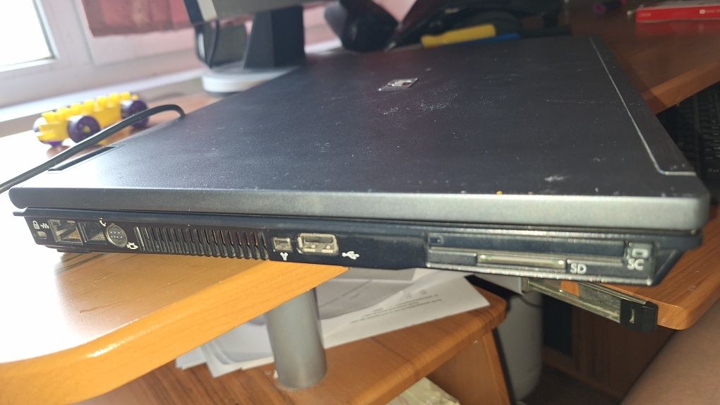 Ноутбук HP Compaq nx 8220. Срочно.