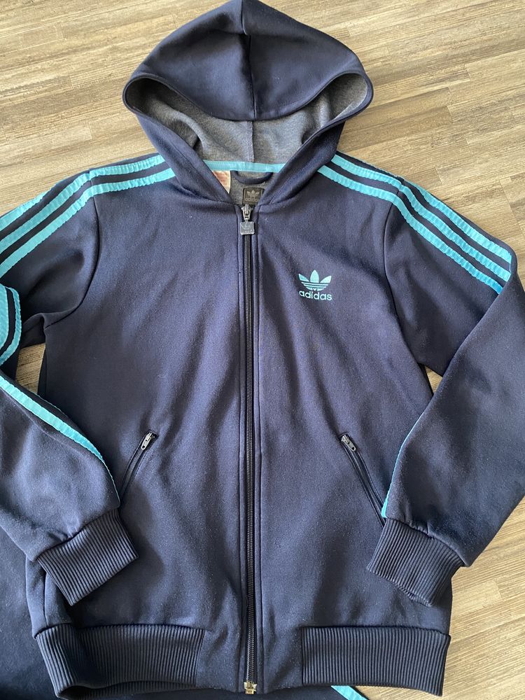 Adidas originals анцунг екип