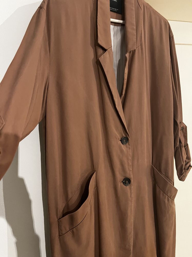 Trench Bershka marime M