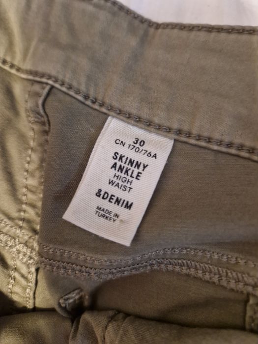 Pantaloni verde-khaki, H&M