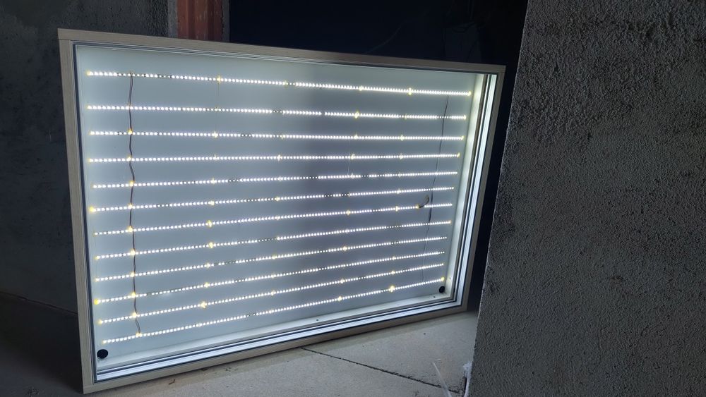 Mobilier magazin telefoane/amanet etc.