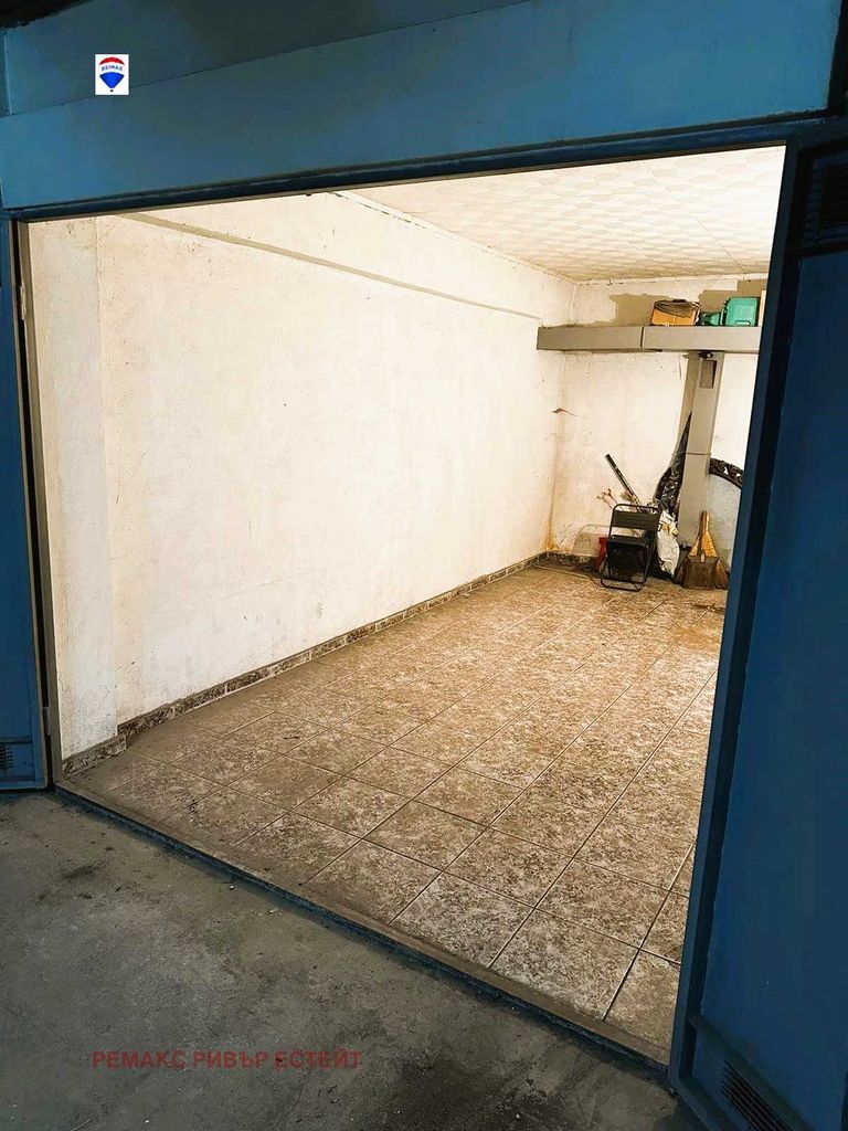 Дава се под наем Гараж / Паркомясто в Русе, Хъшове - 20 кв.м за 51 € - Снимка #4