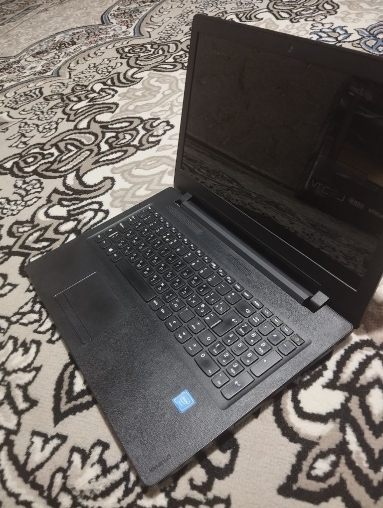 Lenovo noutbuk sotiladi
