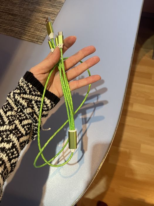 Incarcator 3 capeti, led uri