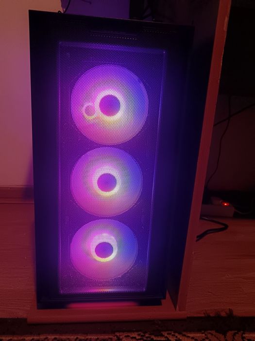 URGENT : VAND PC + Monitor 240HZ I5- 14400F / Nvidia RTX 4060 / 1TB