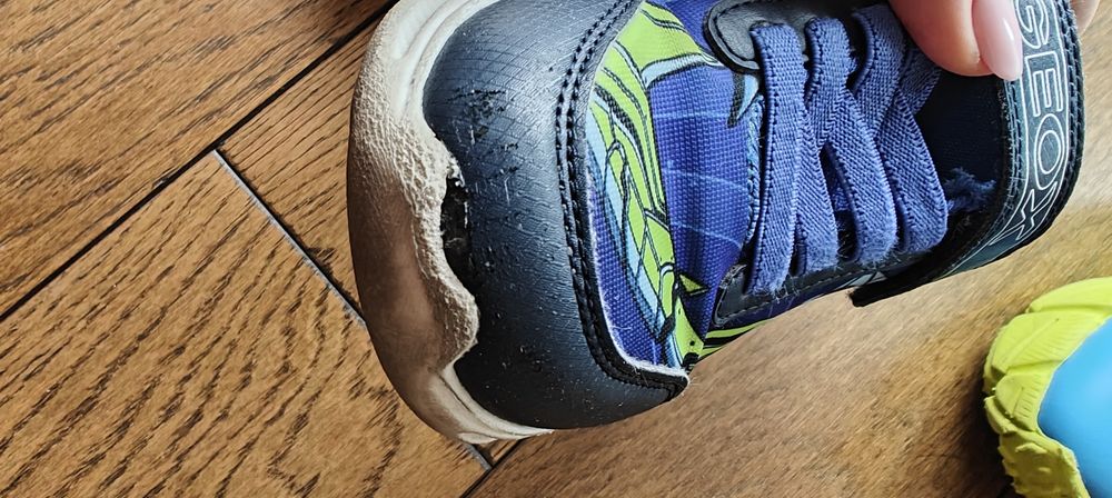 Маратонки NIKE и GEOX