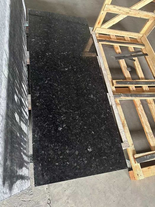 Granit Angola black / Чёрный камень Ангола