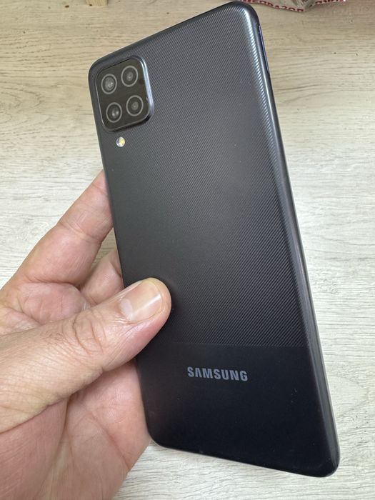 Samsung A12 sotladi