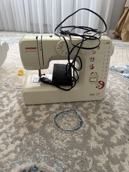 Швейная машина Janome