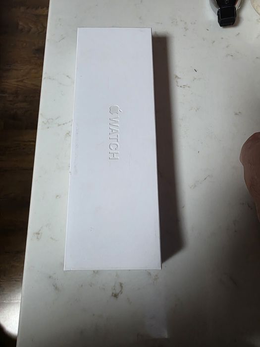 Продавам  Apple Watch S10