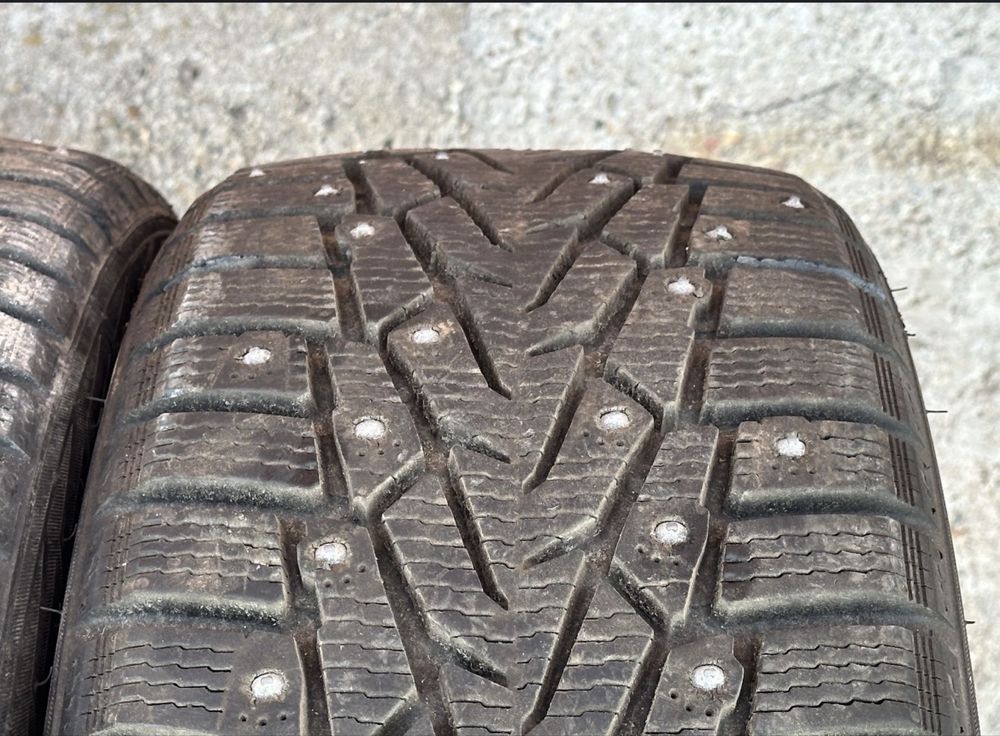 Nokian. R17/215/55 normand