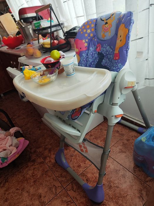 Scaun cu masă pt bebe