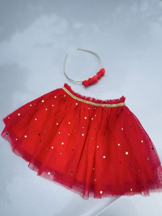 Деткса пола в мервено с диадема