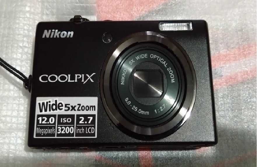 carte Nikon s570