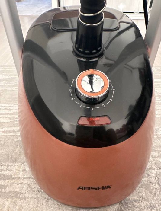 Продается паровой утюг б/у, почти новый, пользовались месяц