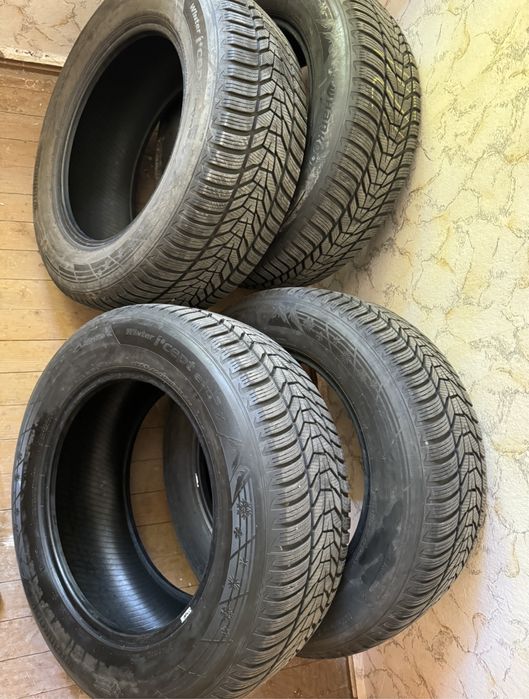 ПРОДАВАМ Hankook 265/60/18 зимни