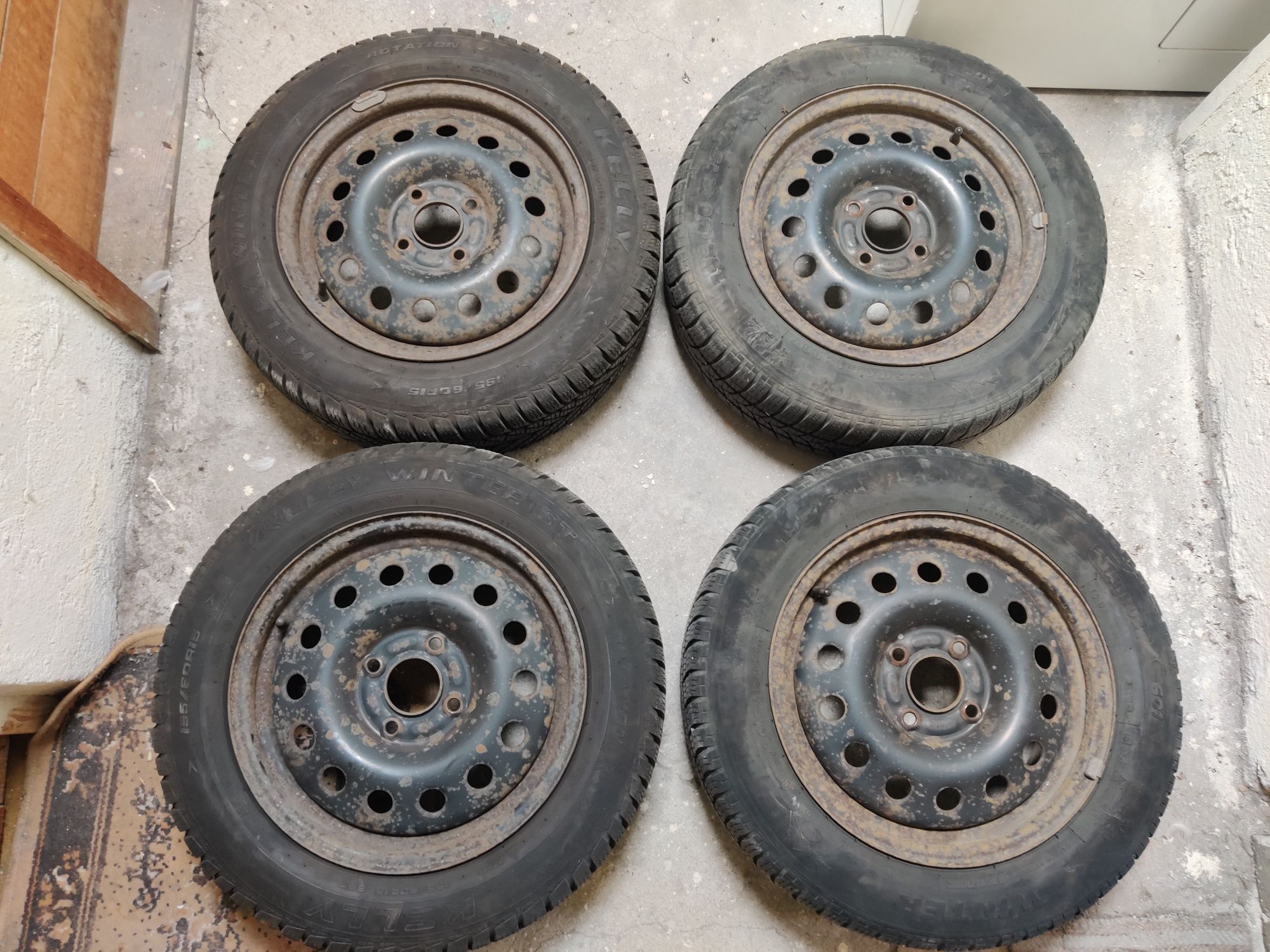 Зимни гуми 195/60/15 с джанти за Ford Mazda 4 х 108