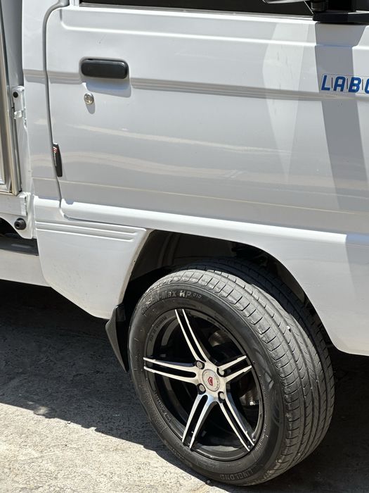 R15 diska balon obmenga R13 dan R15 gacha variyant bosa rasm tashela