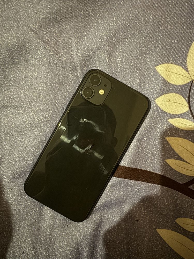 iPhone 11 без гарантий