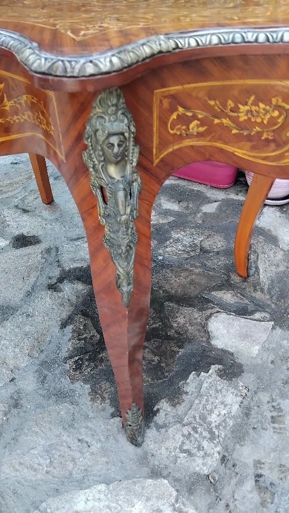 Старинно Италиансо бюро със бронзов обков!!