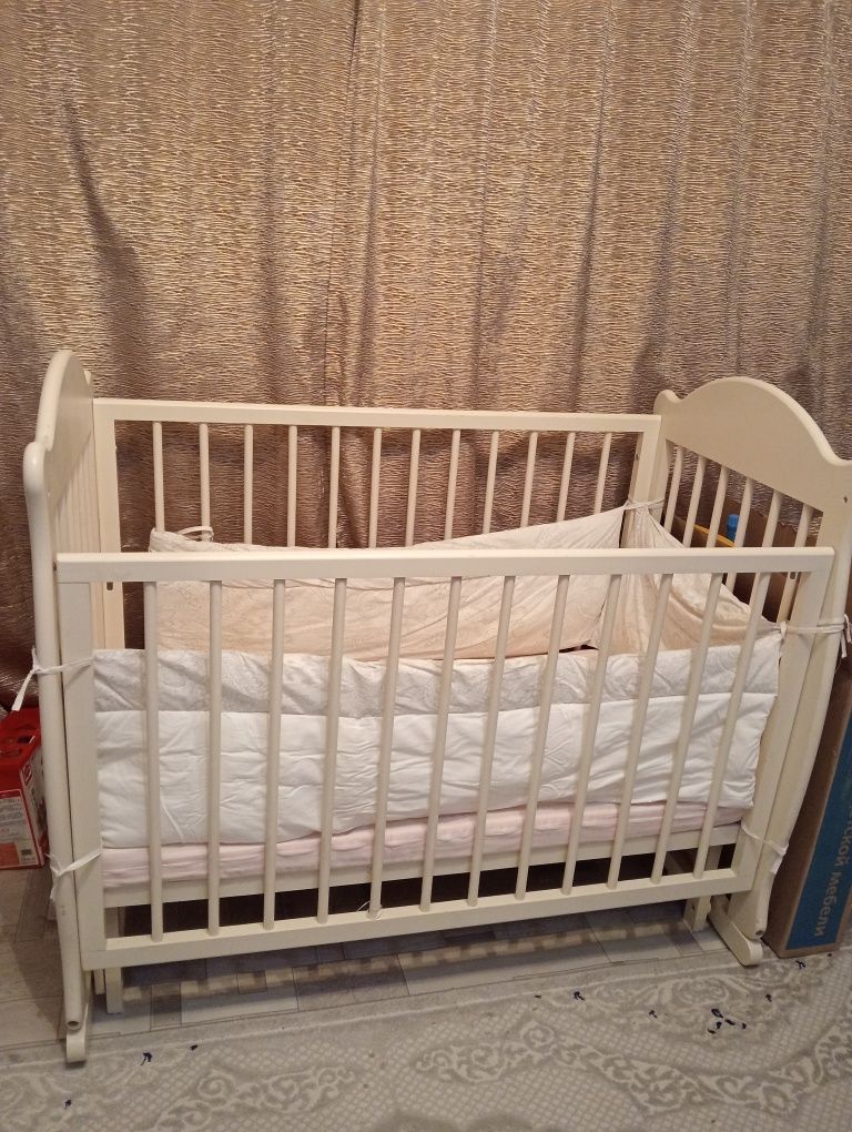 Срочно продам манежку