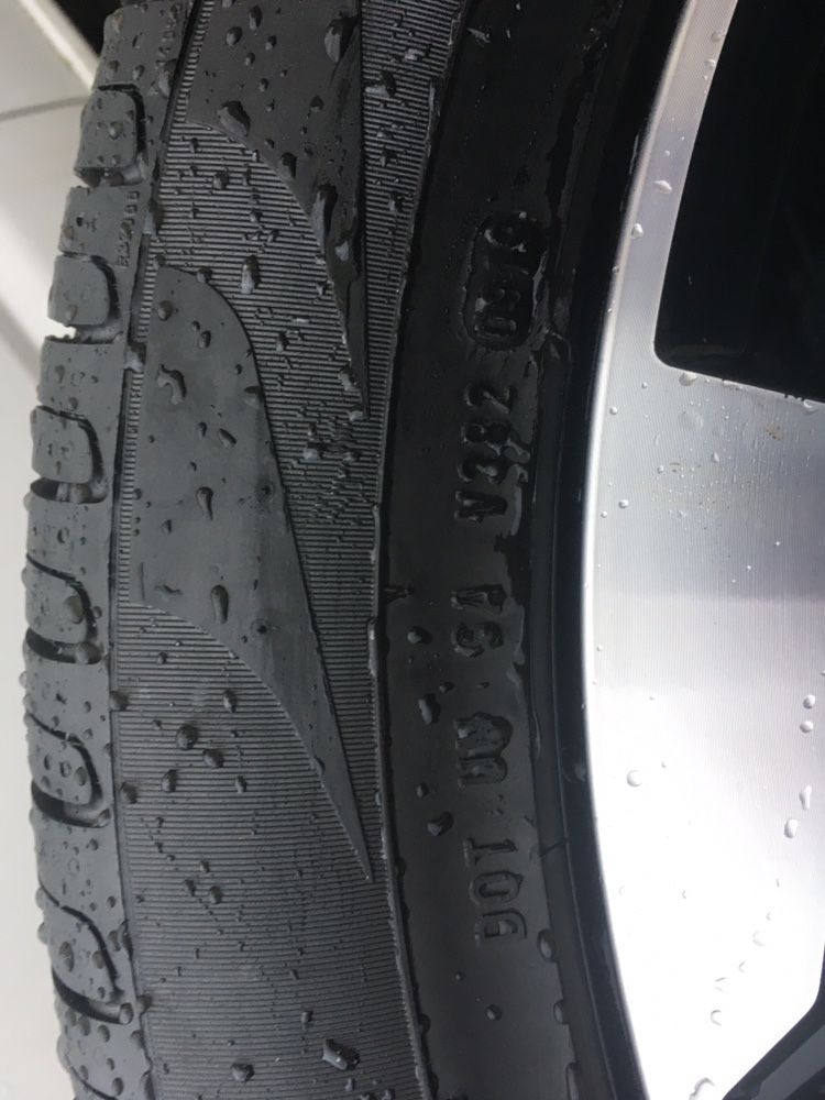 Комплект лети джанти от Audi 5x112 с летни гуми Pirelli 255/45/20