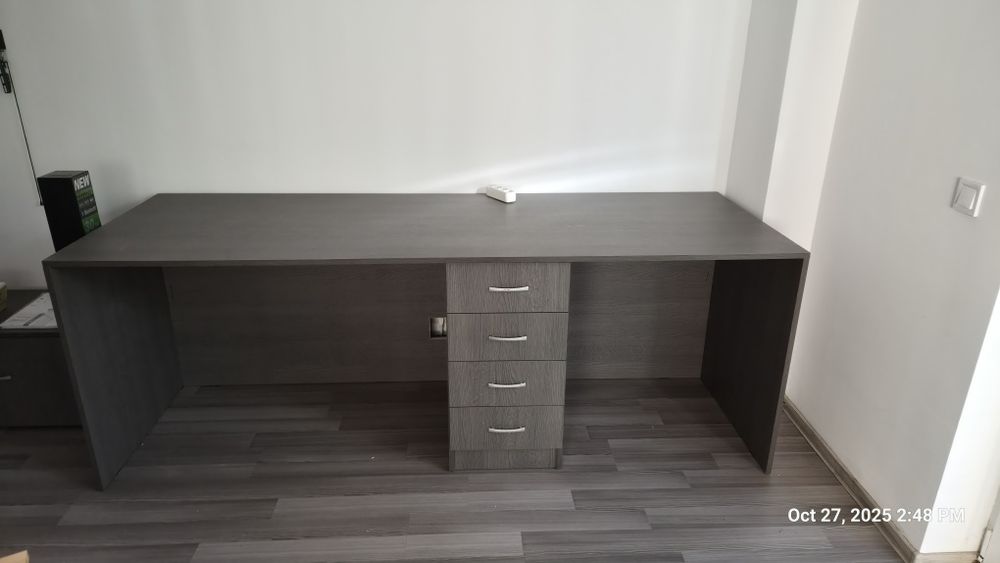 Birou pentru 2 persoane. Super mare