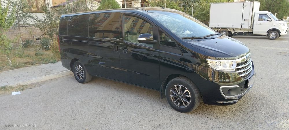 JAC M3 Plus минивен