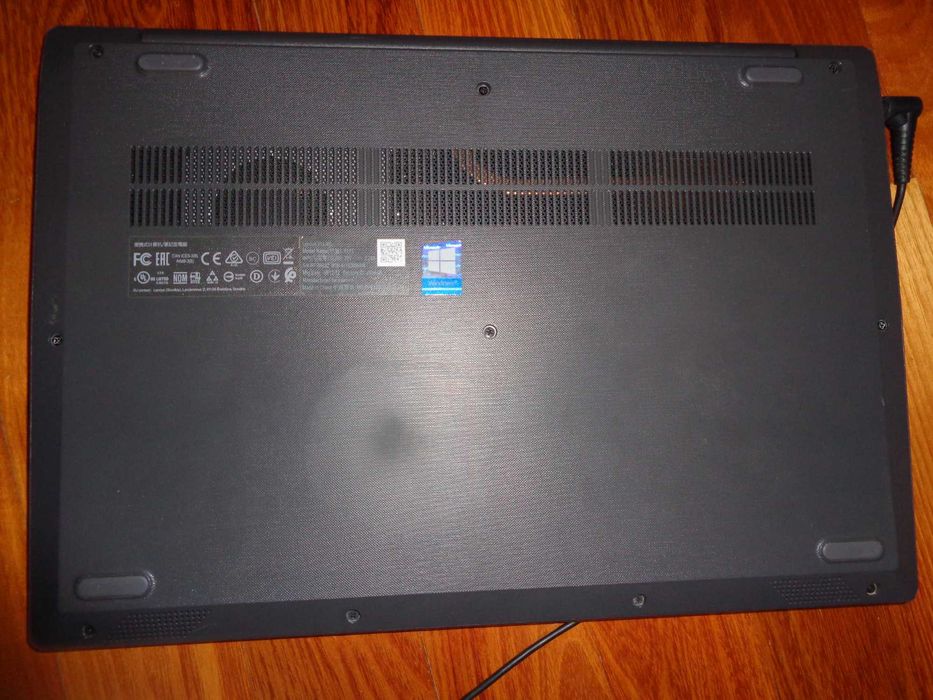 vind laptop LENOVO  V 15  I7